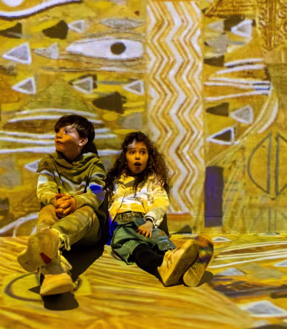 kids seated klimt experience
