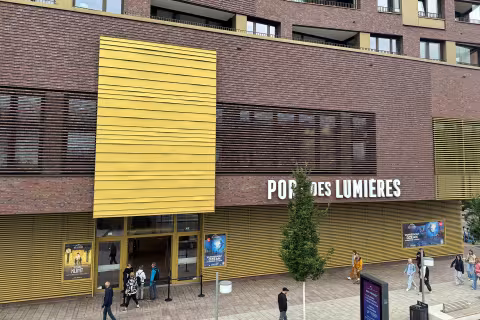 port des lumieres exterior view